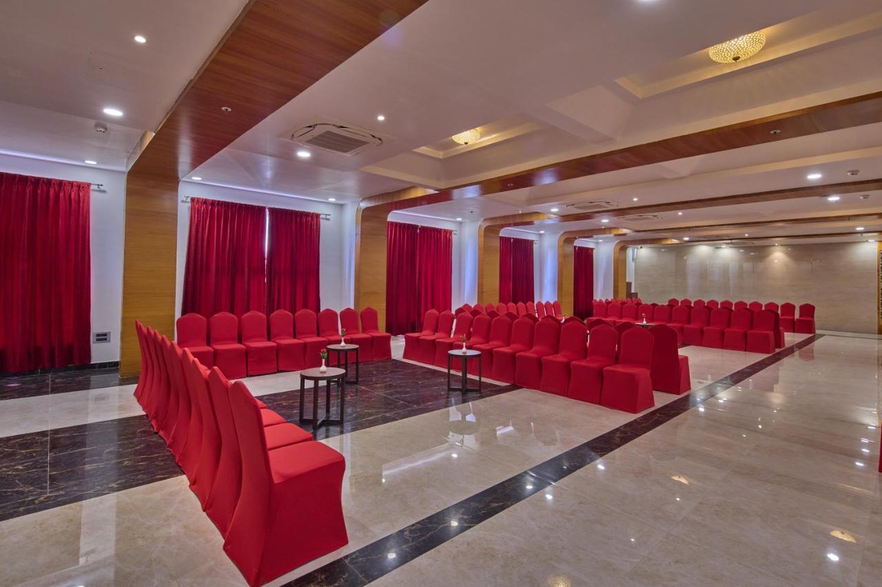 Golden Tulip Tirupati Hotel Buitenkant foto